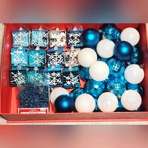 Christmas Ornaments, Teal, Square and Round, Snowflakes